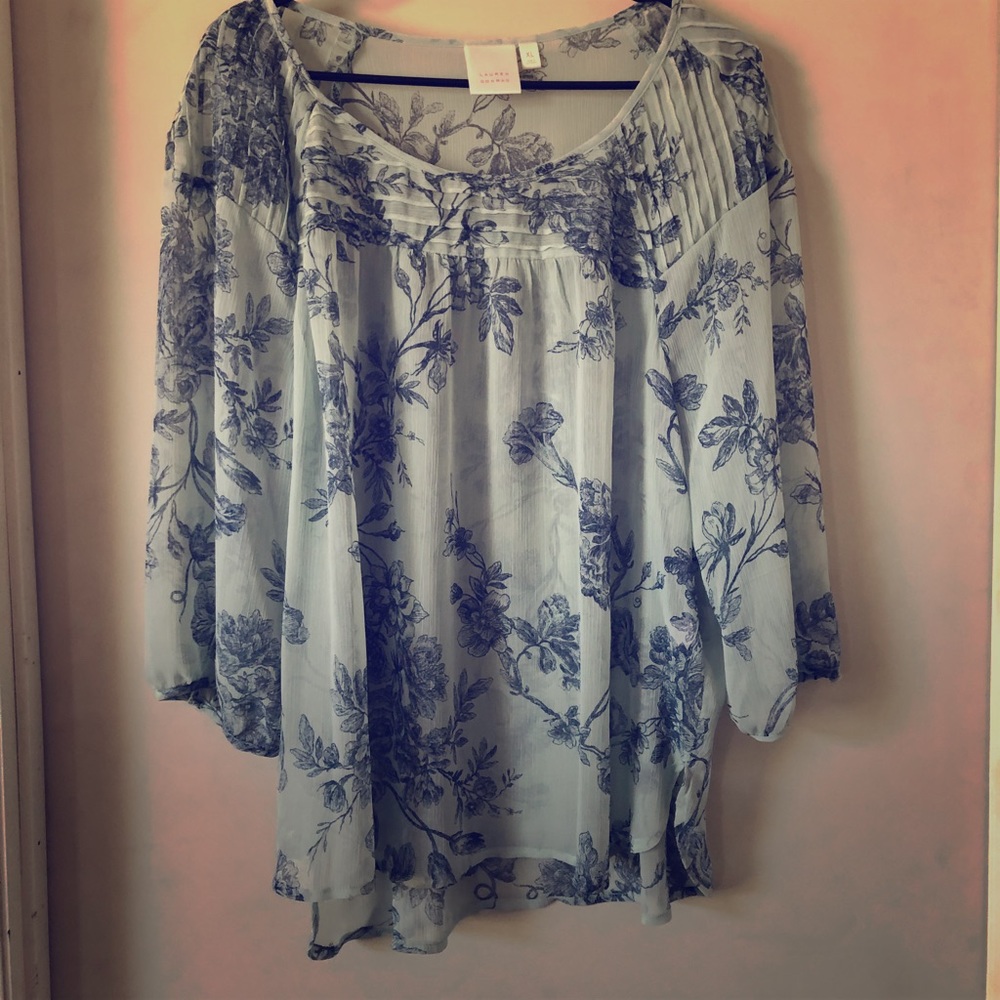 ♥️NWOT Lauren Conrad floral sheer shirt♥️